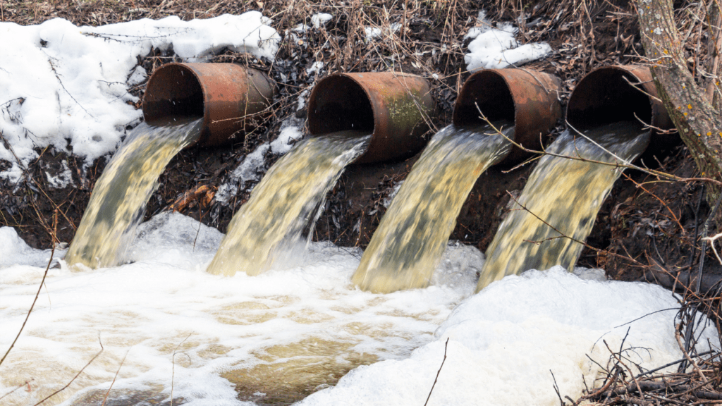 el costo ambiental del consumo excesivo de agua y por que es crucial reducirlo